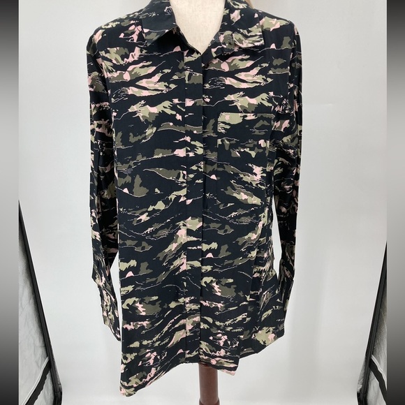 TOPSHOP Women’s Pink Camo Button Down Blouse - Picture 1 of 5